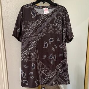 Wild Junkie Black & White Paisley Classic Tee